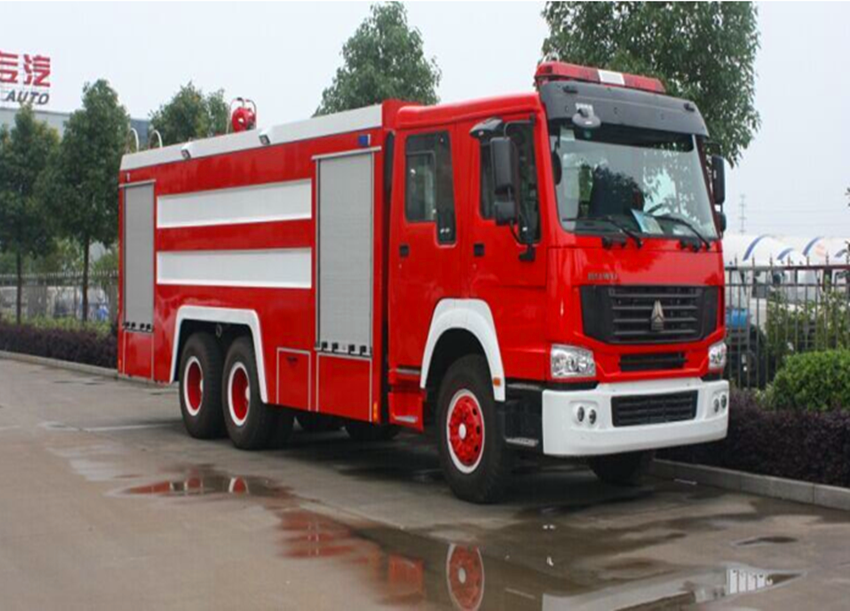 重汽HOWO干粉泡沫联用消防车-水3吨泡沫2吨干粉1.5吨