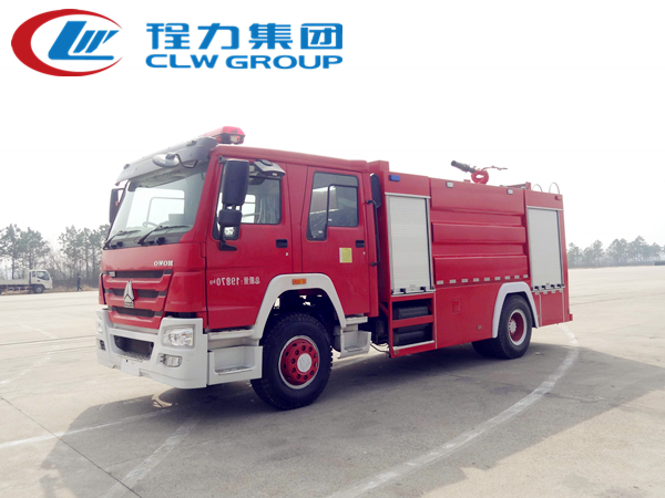 重汽干粉泡沫联用消防车