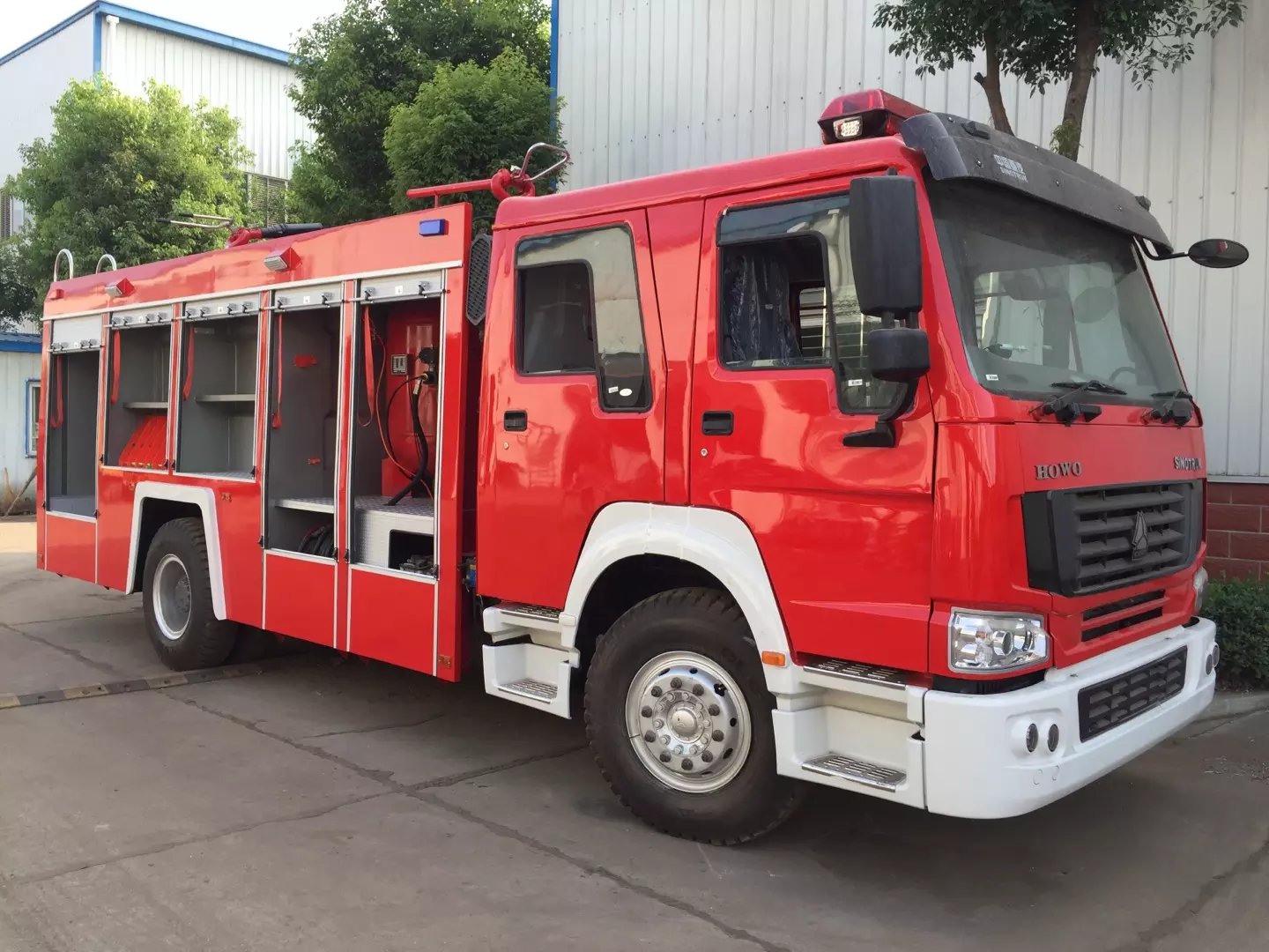 豪沃干粉消防车