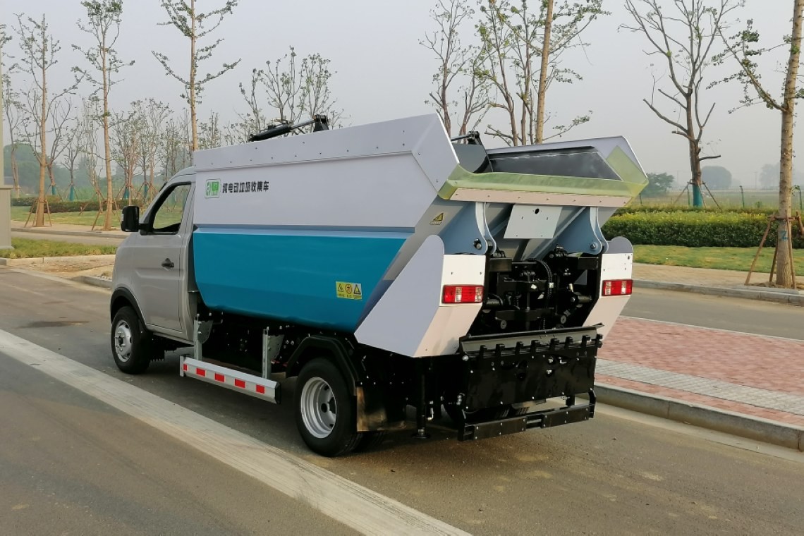 东风纯电动自装卸垃圾车