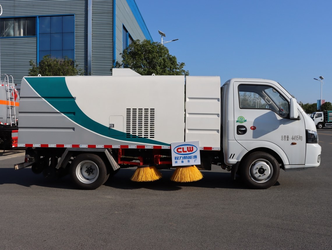 东风途逸纯电动扫路车