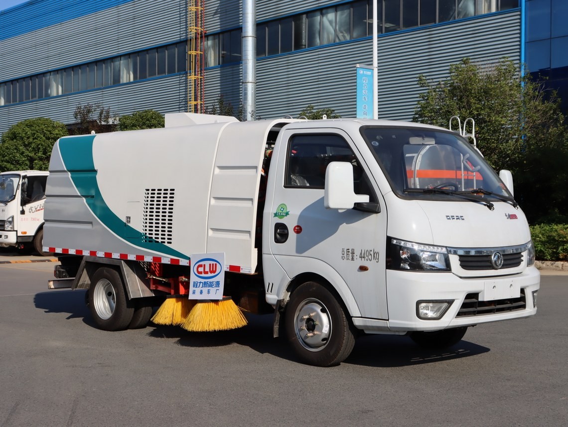 东风途逸纯电动扫路车