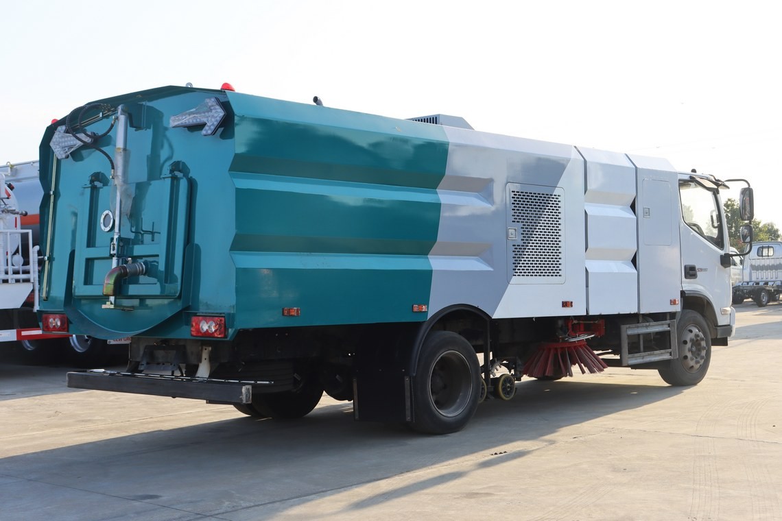 福田欧马可纯电动洗扫车