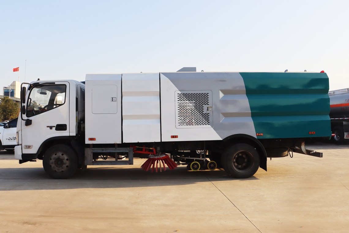 福田欧马可纯电动洗扫车