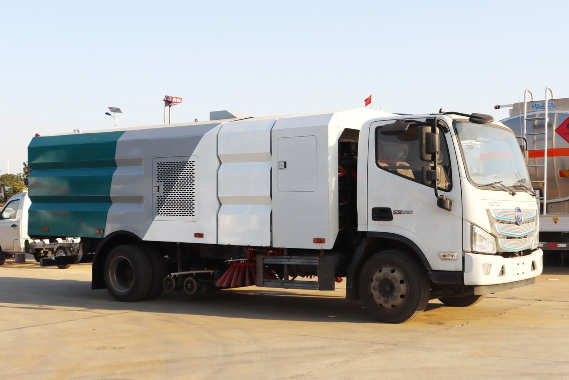 福田欧马可纯电动洗扫车