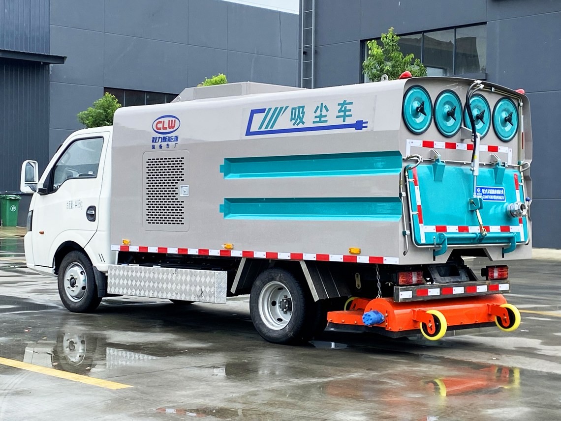 东风华神3.5方纯电动吸尘车