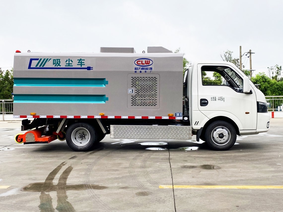 东风华神3.5方纯电动吸尘车