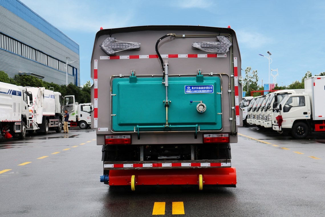 东风华神5.5方纯电动吸尘车