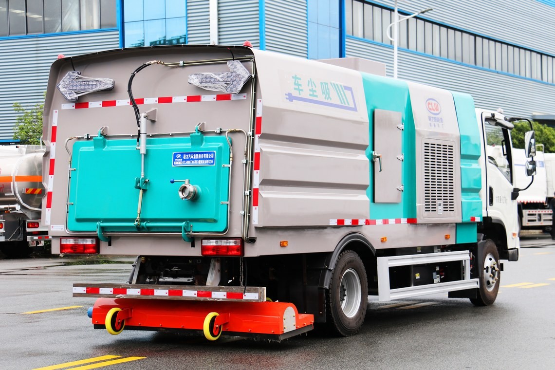 东风华神5.5方纯电动吸尘车