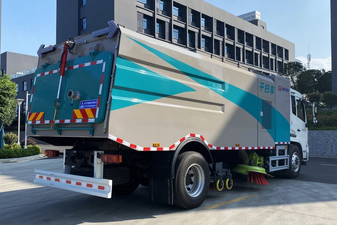 东风天锦纯电动干扫吸尘车