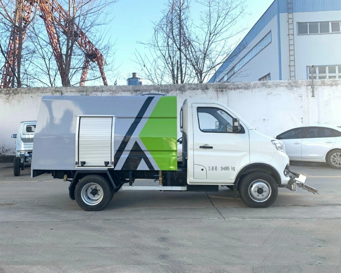 2吨东风纯电动路面清洗车