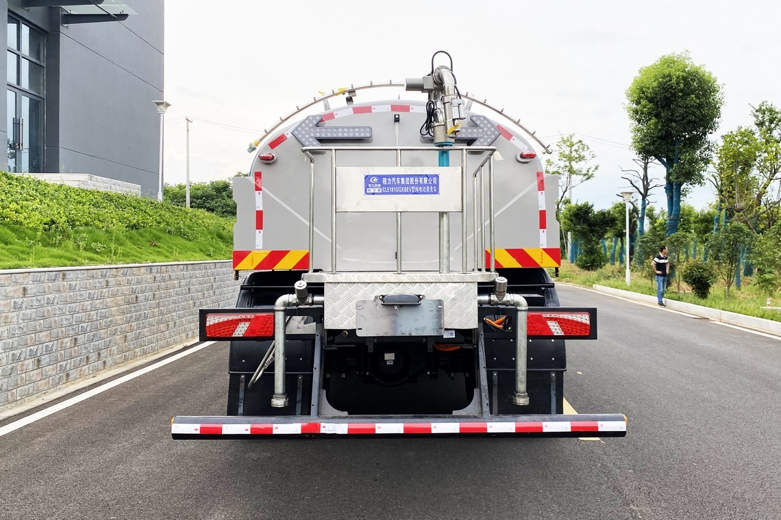 比亚迪T8纯电动路面清洗车