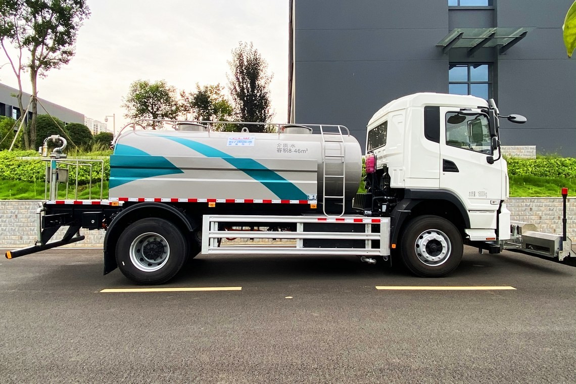 比亚迪T8纯电动路面清洗车