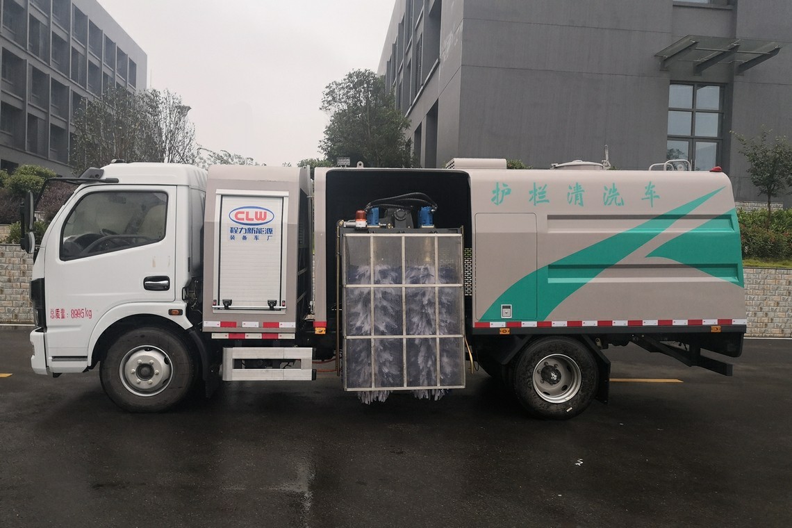 东风凯普特纯电动护栏清洗车