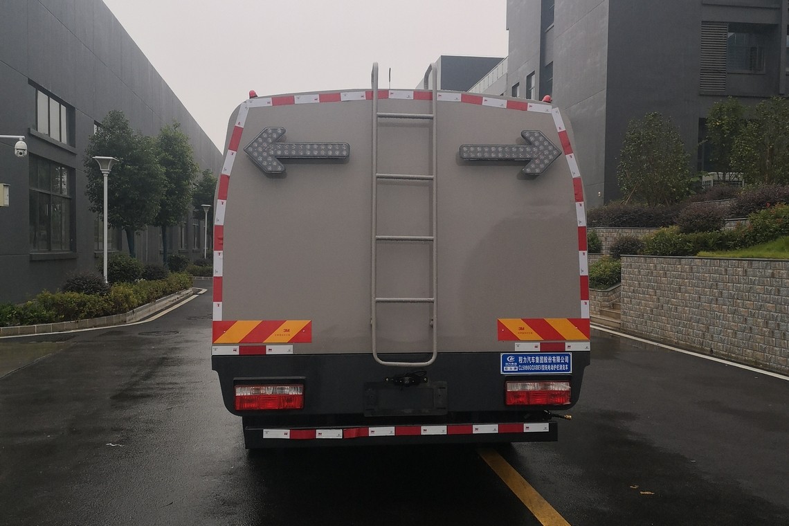 东风凯普特纯电动护栏清洗车