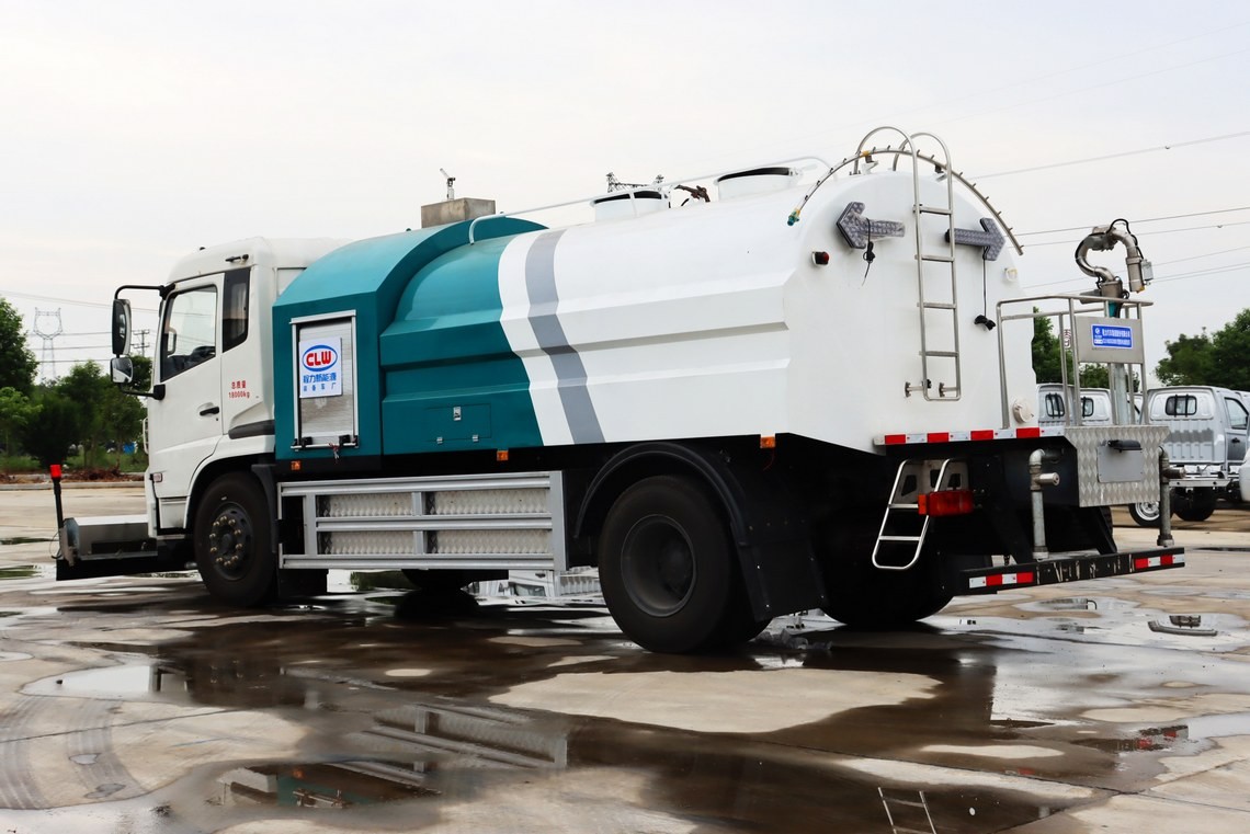 东风天锦纯电动路面清洗车