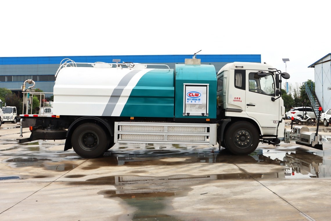 东风天锦纯电动路面清洗车