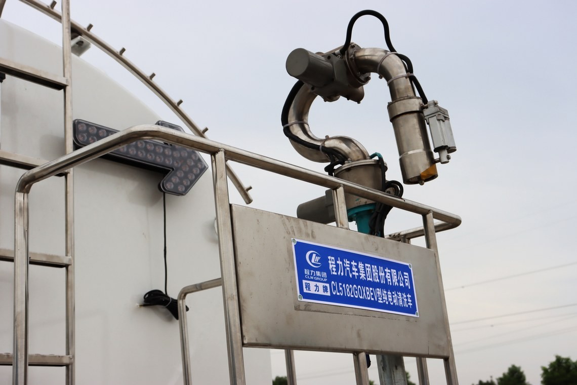 东风天锦纯电动路面清洗车