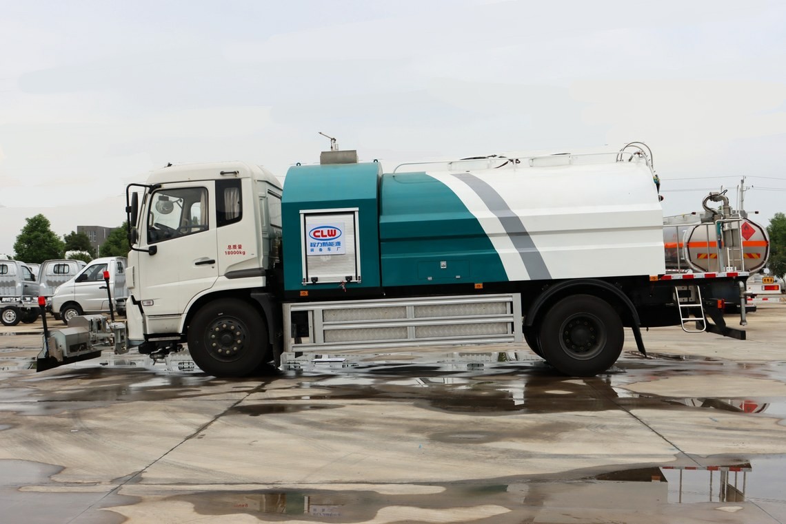 东风天锦纯电动路面清洗车