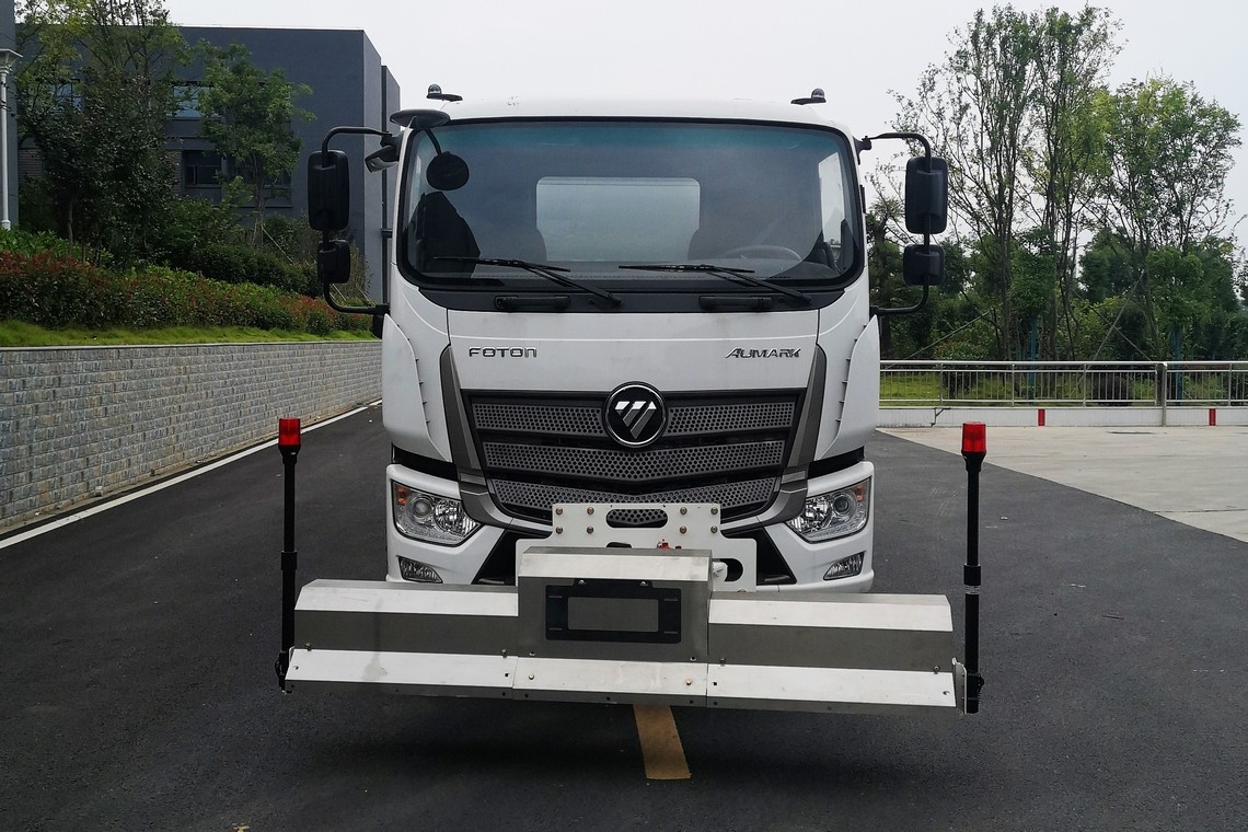 福田欧马可纯电动路面清洗车