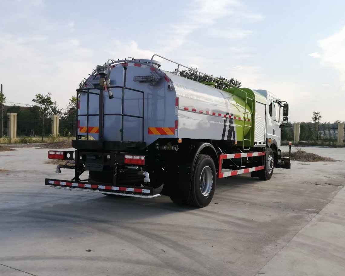 18吨东风纯电动路面清洗车