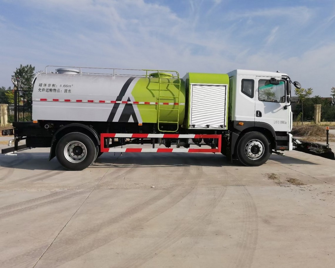 18吨东风纯电动路面清洗车