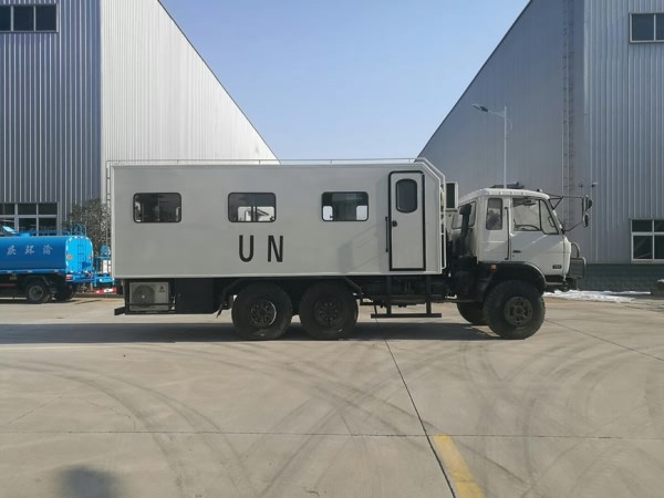 东风六驱8-12人宿营车