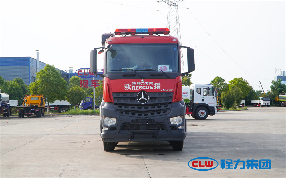 奔驰泡沫消防车