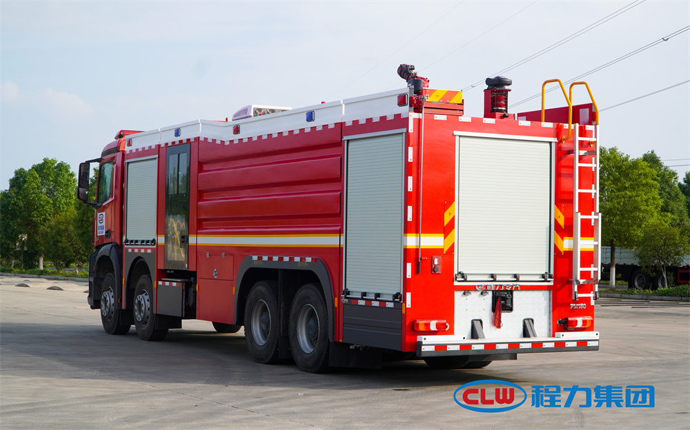 奔驰泡沫消防车