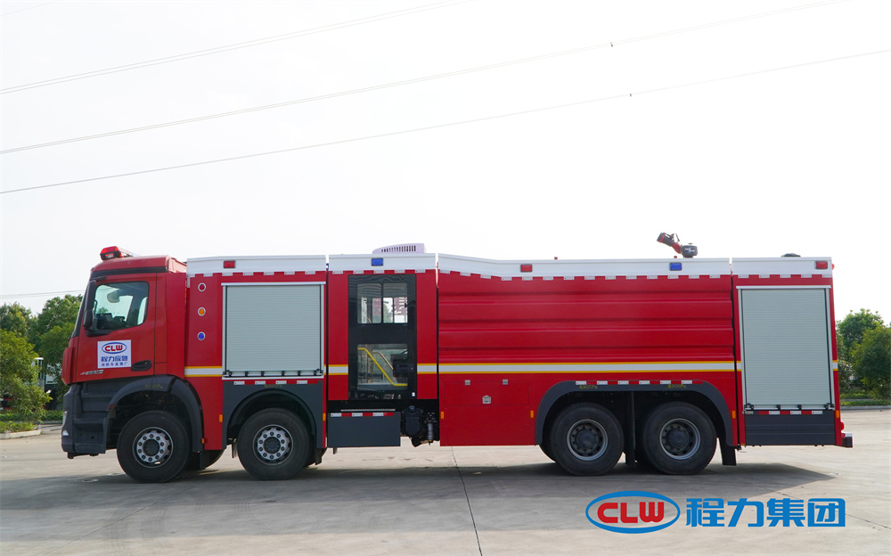 奔驰泡沫消防车