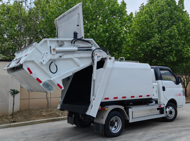4.5t纯电动压缩式垃圾车