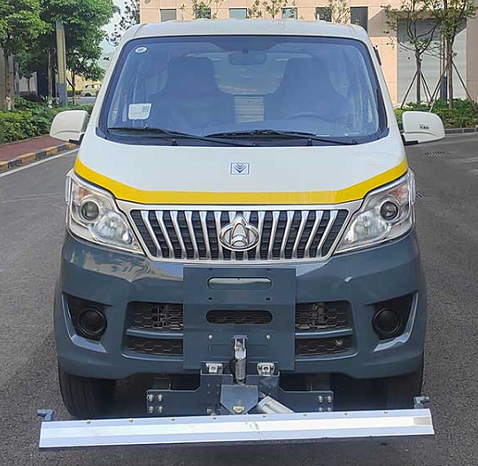 2.7t纯电动路面养护车 长安