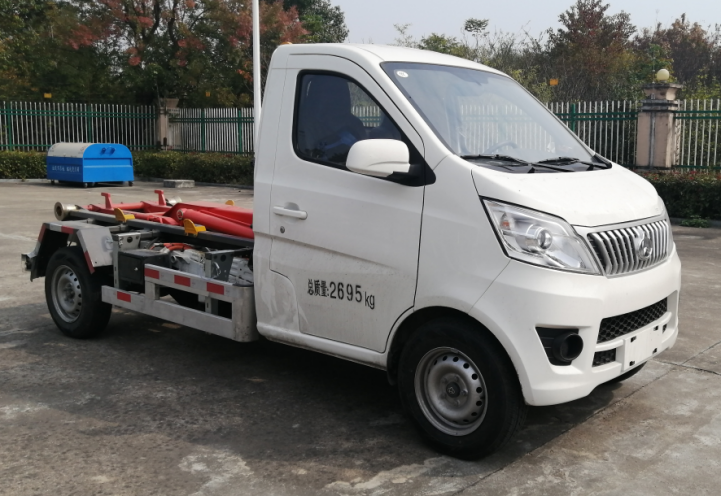 2.7t纯电动车厢可卸式垃圾车