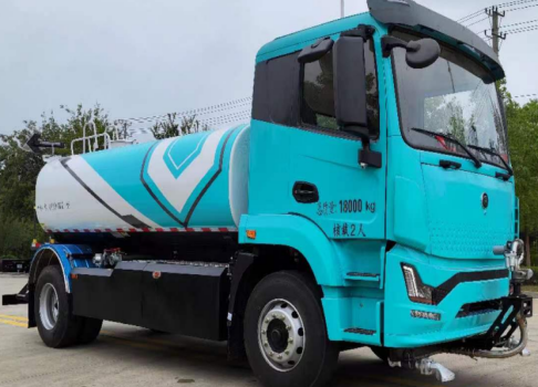 18t纯电动洒水车