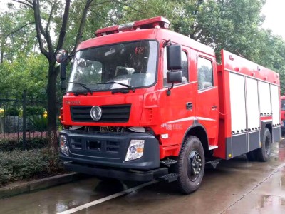 东风8吨泡沫消防车