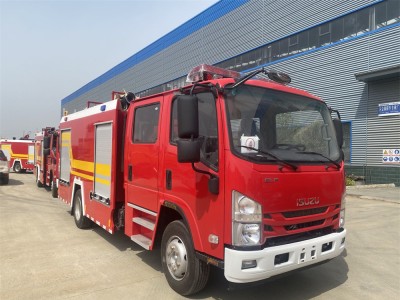 五十铃700P 3.5吨水罐消防车