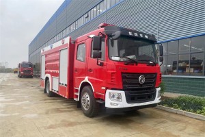 东风华神8方水罐消防车