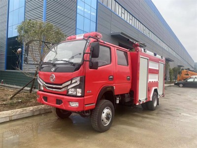 东风四驱3.5吨泡沫消防车