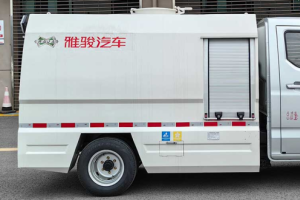 3.5t纯电动路面养护车 长安