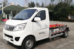 2.7t纯电动车厢可卸式垃圾车