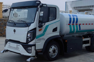 10t纯电动洒水车