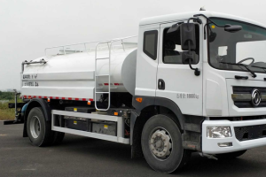 18t纯电动洒水车