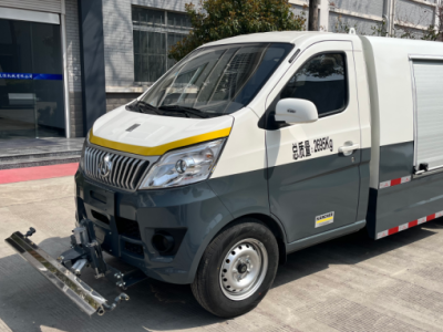2.7t纯电动路面养护车 长安